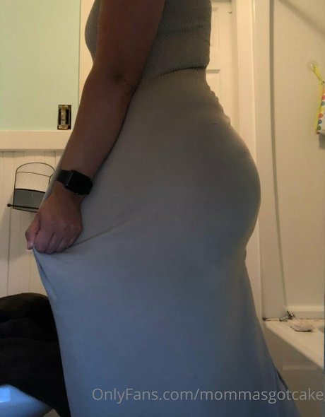 mommasgotcake Nacktpornos von OnlyFans geleakt