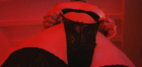 n nixxx OnlyFans Model Fotos