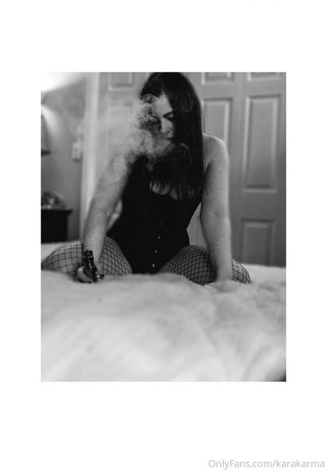 karakarma Leaks von Nacktbildern auf OnlyFans