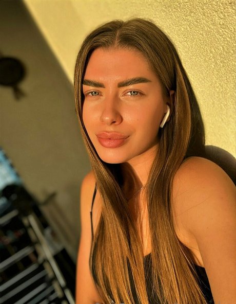 loveyarina Nackt auf OnlyFans Leak