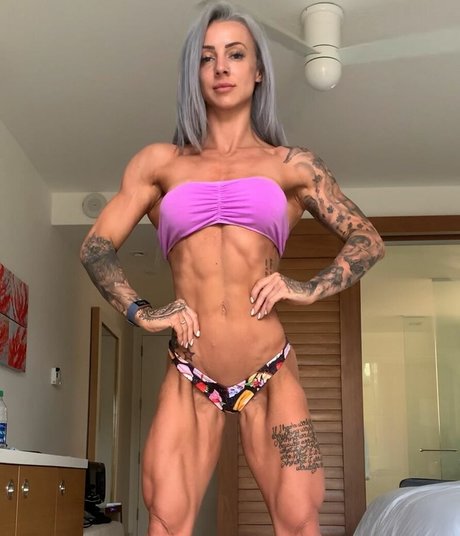 Lauren Kenealy OnlyFans Leaj