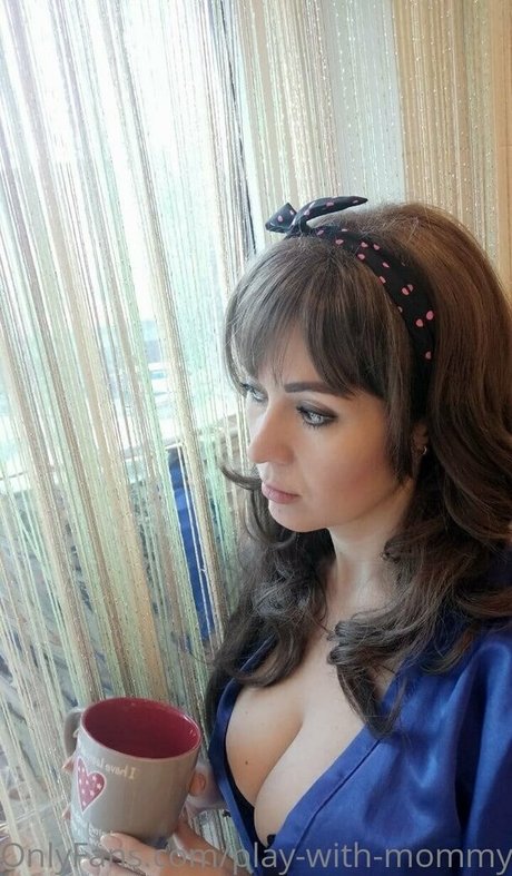 play with mommyy Brüste OnlyFans