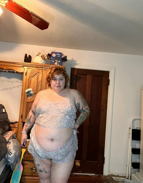 rainbowbelli Neue geleakte OnlyFans-Inhalte