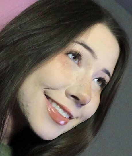 AliciaJade Leak von OnlyFans Pornografie