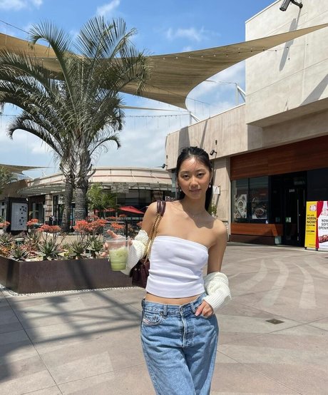 thuvnn OnlyFans Strip