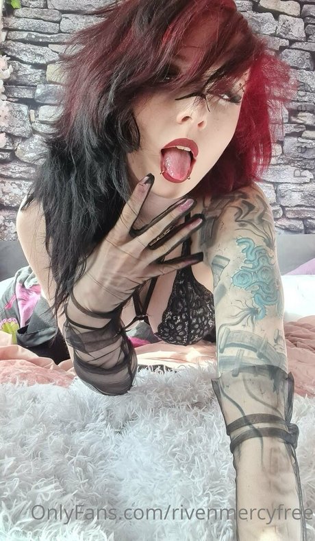 rivenmercyfree OnlyFans Nacktbilder