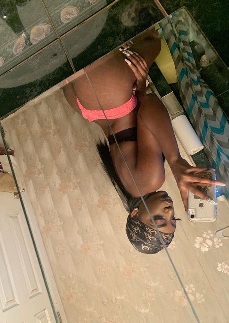 lovelykaybaby Oben ohne OnlyFans