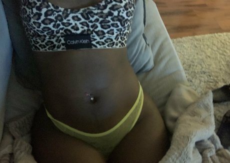 lovelykaybaby OnlyFans Leaj