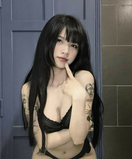 sorrylylyy Nackt auf OnlyFans