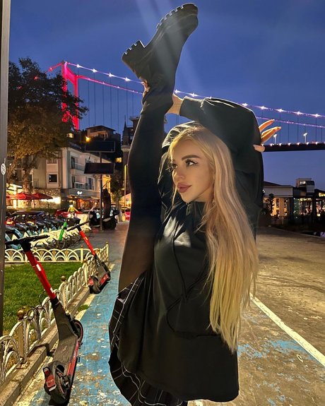 Anna Contortionist OnlyFans Gratis