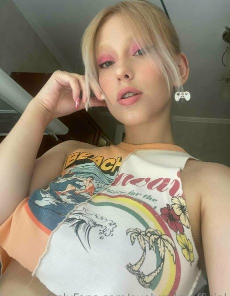 ovelymila official OnlyFans-Model