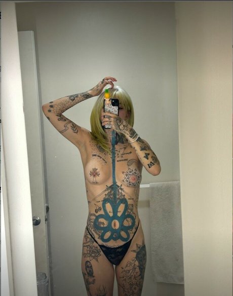 Coco Blake OnlyFans Nacktbilder