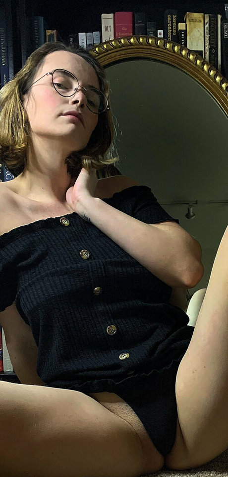 suzannasmiles OnlyFans-Leaks