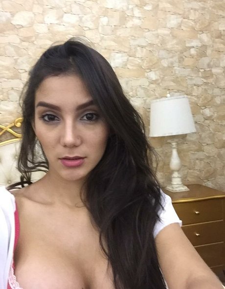 Abie Smith Oben ohne OnlyFans