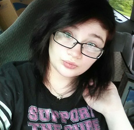 Rachael Mizak OnlyFans schlank