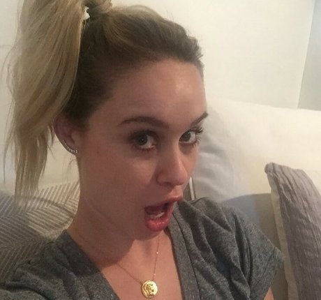 Becca Tobin Leaked OnlyFans Nacktbilder