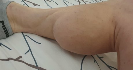 laceys muscular calves OnlyFans-Bild