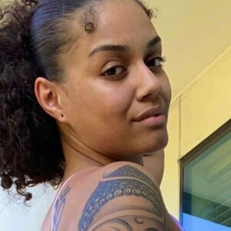 Safarii Nacktpornos auf OnlyFans