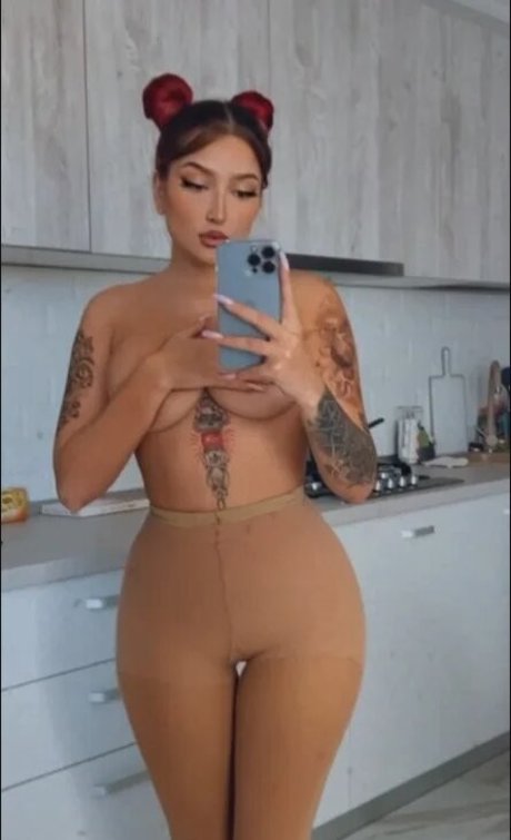 Seremis OnlyFans Strip