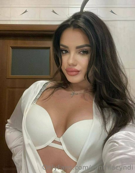 cynthiacyndi Brüste OnlyFans