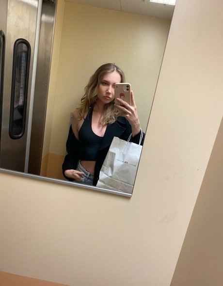 Apollolol OnlyFans-Bilder