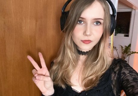 Apollolol Leak von OnlyFans Pornografie