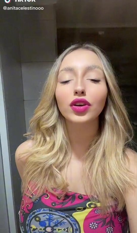 Anita Celestino Nacktbilder von OnlyFans geleakt