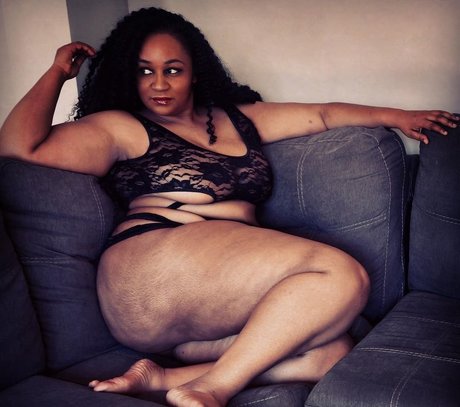 Faye Jackson OnlyFans Bilder