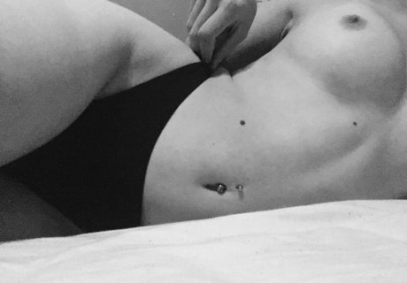 Yasmin Barnes Nacktpornos von OnlyFans geleakt