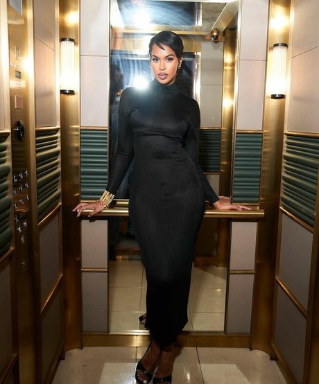 Sabrina Elba Titten OnlyFans