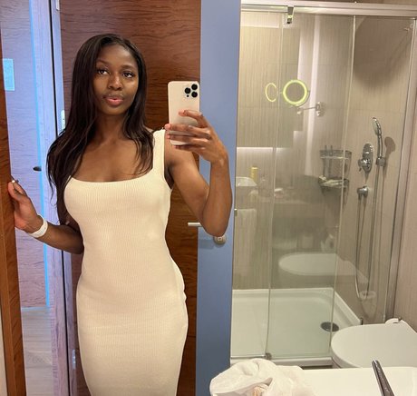 Khaddi Sagnia Nackt OnlyFans