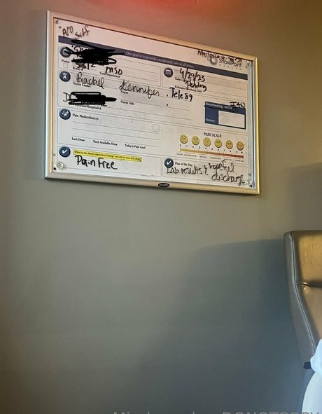 misshourglass OnlyFans geleakte Brüste