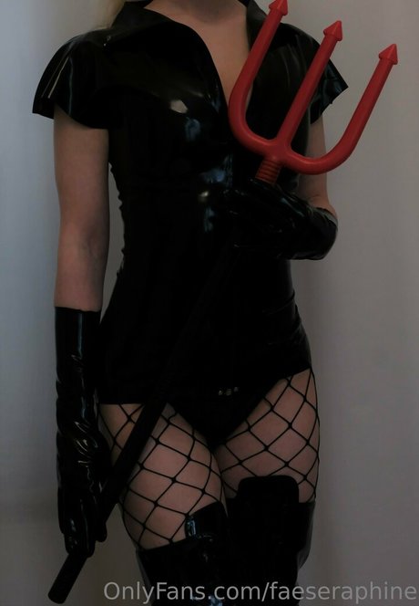 faeseraphine OnlyFans Sextape