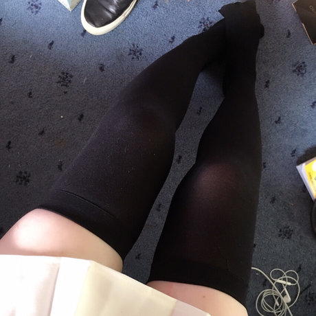 Tsuruko The Alien OnlyFans Model Bilder