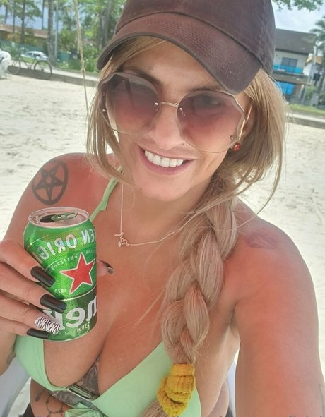 melissa devassaoficial Nacktbilder von OnlyFans geleakt