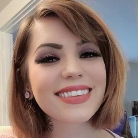 Midnightfox328 OnlyFans Model Bilder