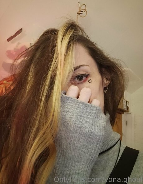 yona ghoul OnlyFans nackte Brüste