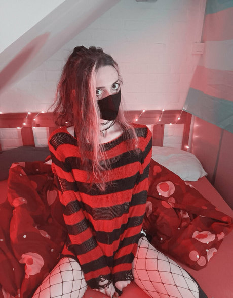 yona ghoul OnlyFans Strip