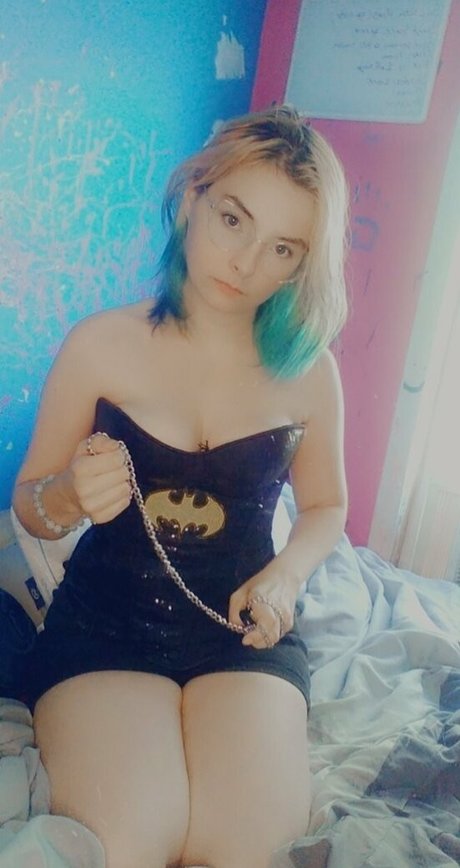 pretty pink phoenyx free Nackt