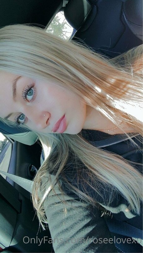 roseelovexo Nacktbilder OnlyFans Leak