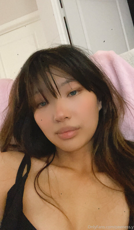 peeness y OnlyFans Fotos