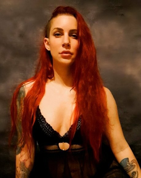 larraphoenix OnlyFans