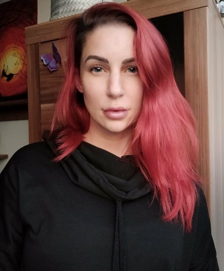 larraphoenix OnlyFans Porn