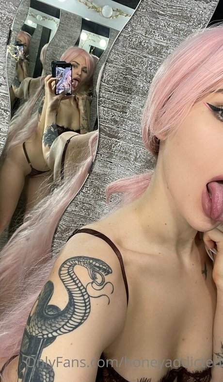 honeyaddicted OnlyFans Leak