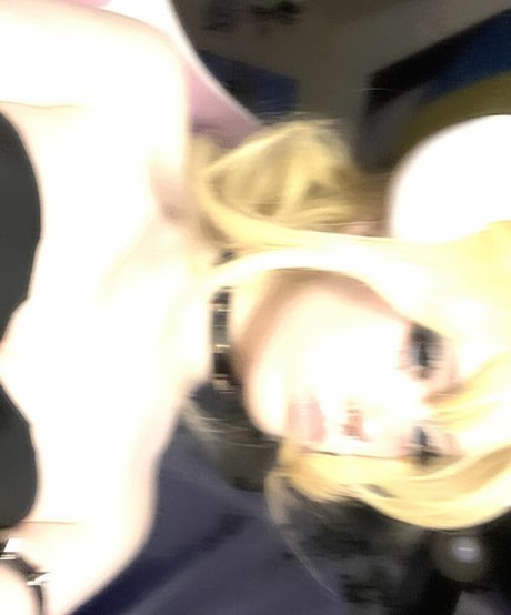 pipssqueakss OnlyFans Striptease