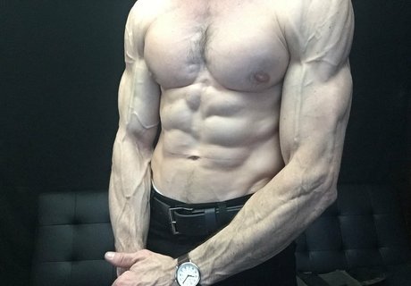 cbadonis Heiße OnlyFans Inhalte