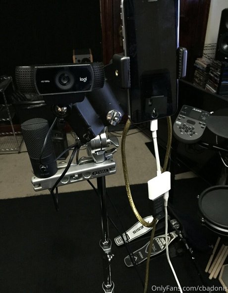 cbadonis OnlyFans Fotos