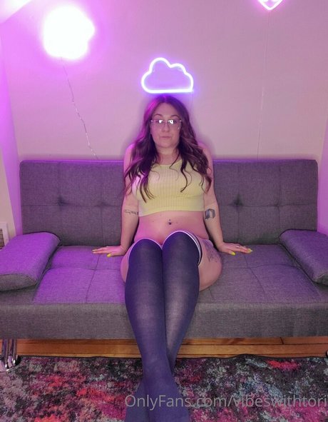 vibeswithtori OnlyFans Lesbisch