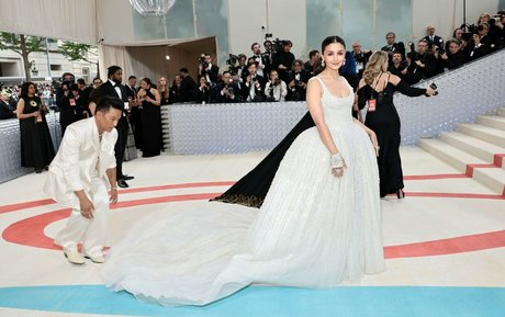 Alia Bhatt OnlyFans Model Bilder