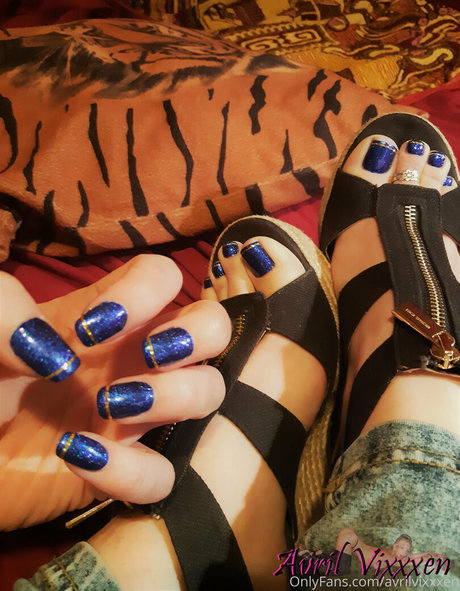 avrilvixxxen OnlyFans Pornografie